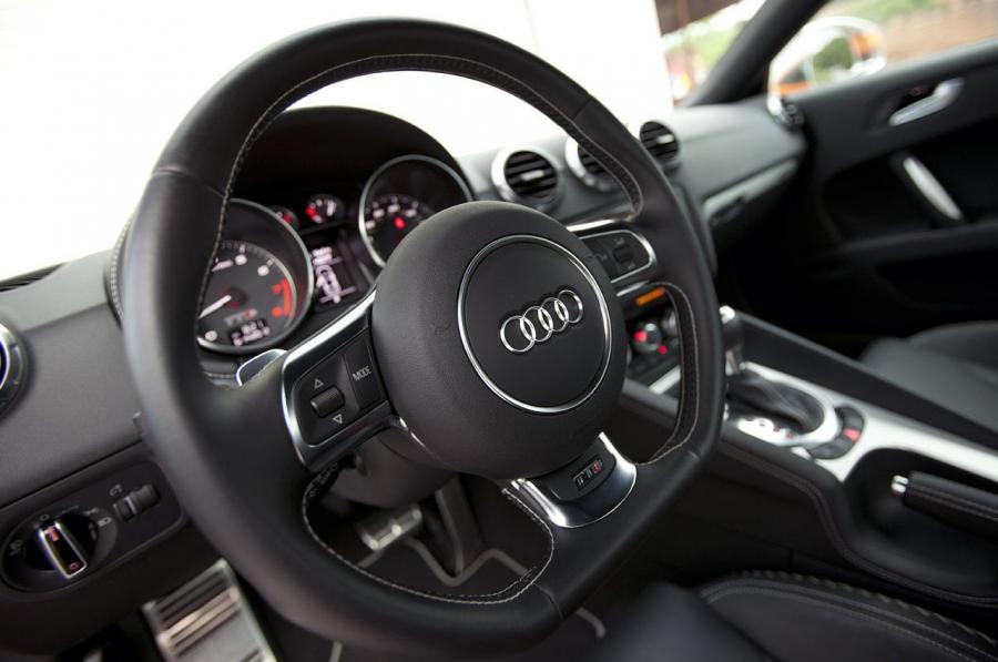 Торпедо Audi TTS Coupe (8J) 2010 года  (NA) (фото 19 из 30)
